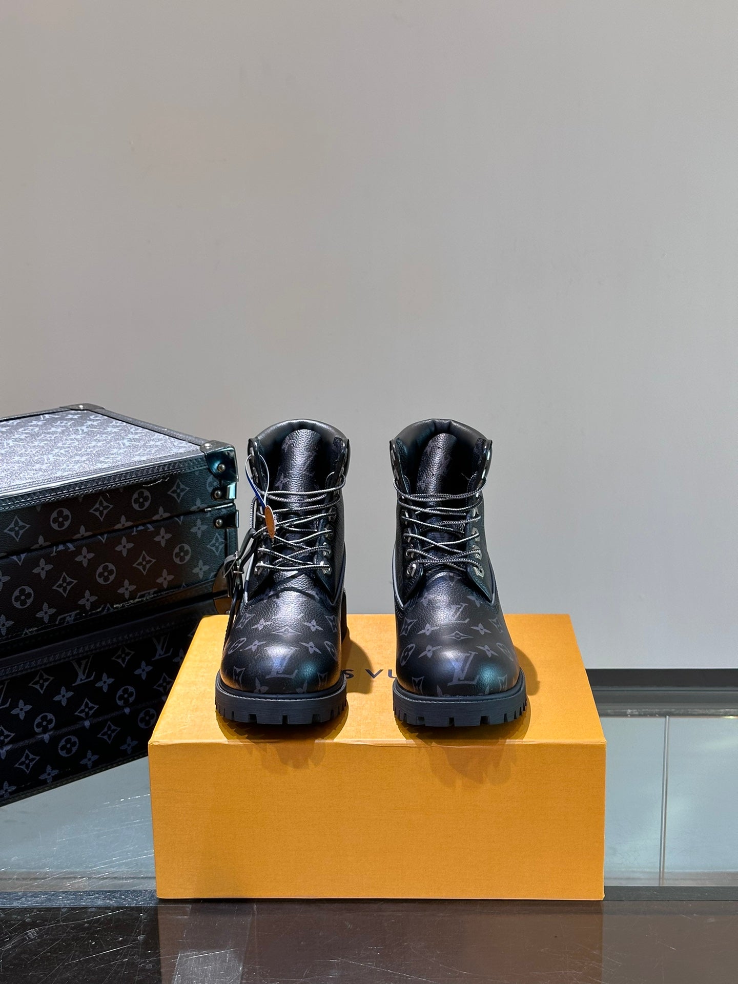 Louis Vuitton LV X Timberland Ghete Negru Piele - prezentare produs