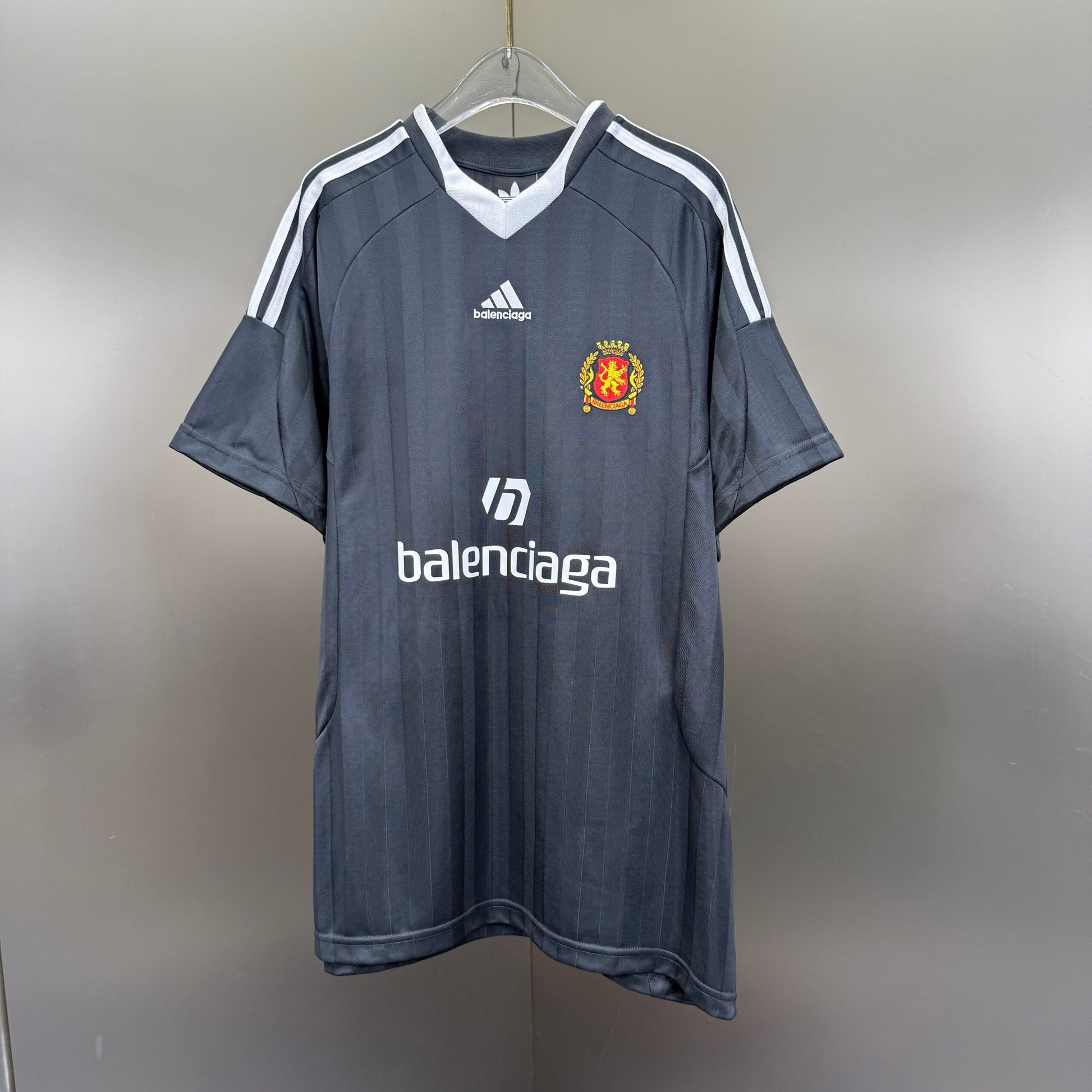 Balenciaga Tricou Exclusive - prezentare produs