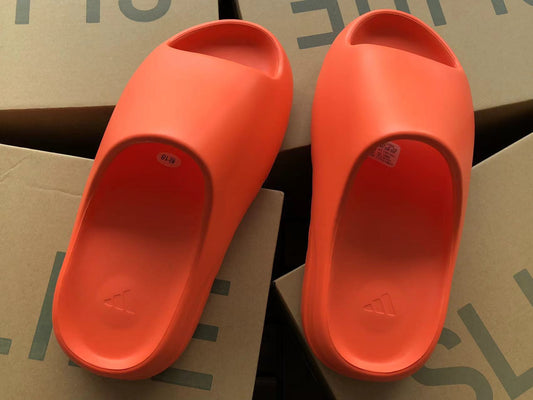 Adidas Yeezy Slapi Portocaliu - prezentare produs