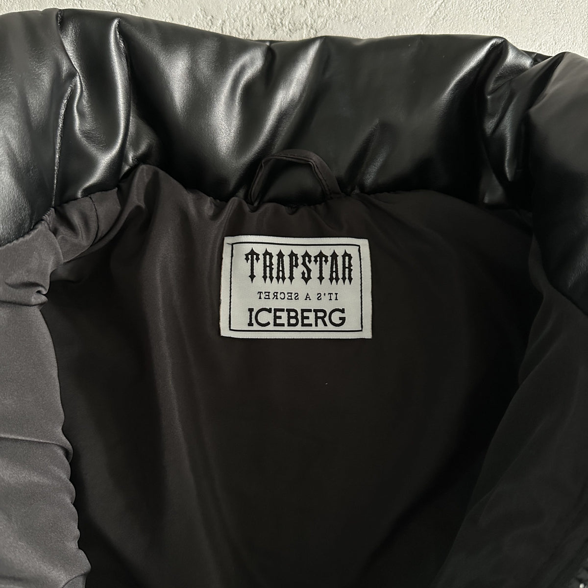 Trapstar Iceberg Puffer Geacă - prezentare produs