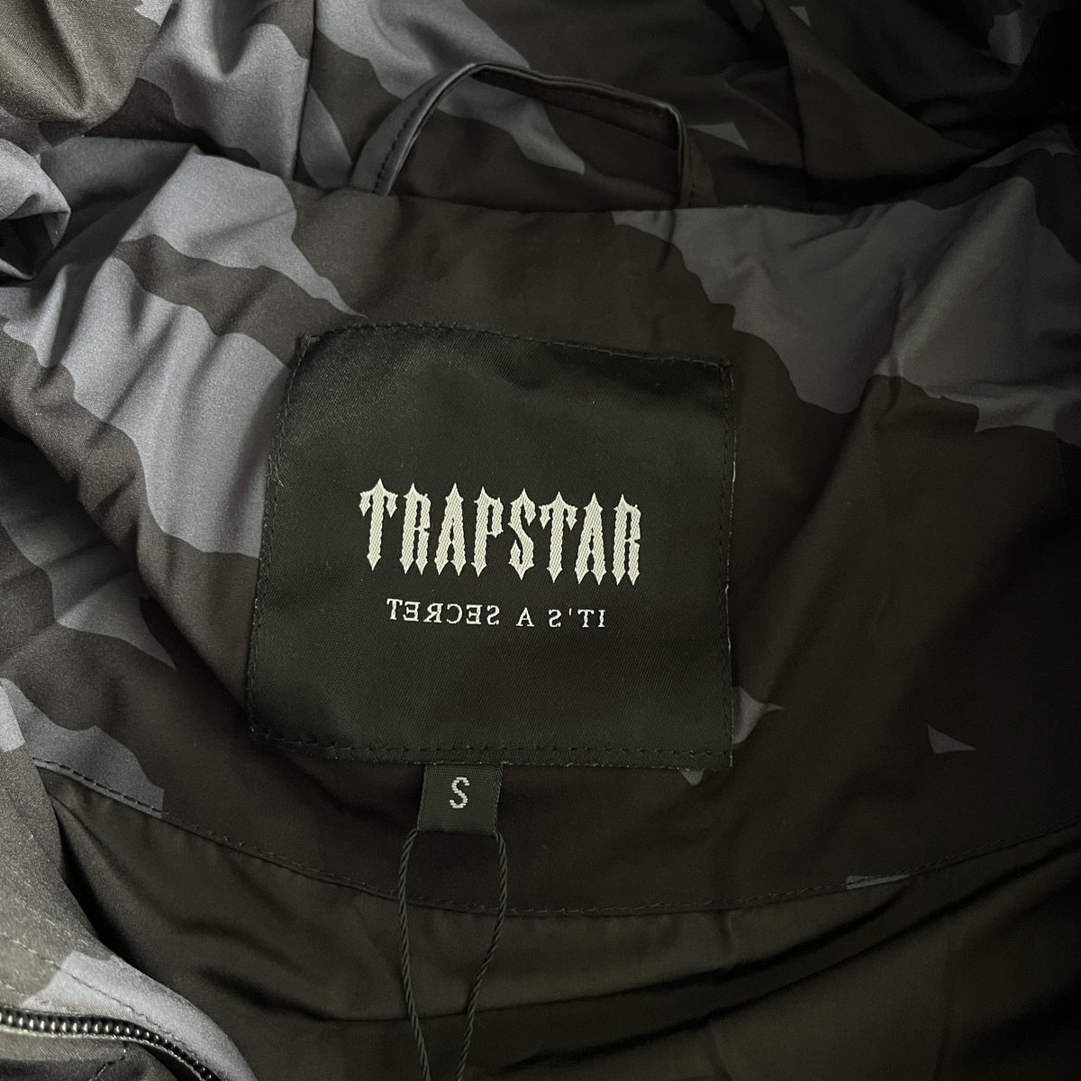 Trapstar Technical Puffer Negru Tiger Camuflaj Pantofi sport - prezentare produs