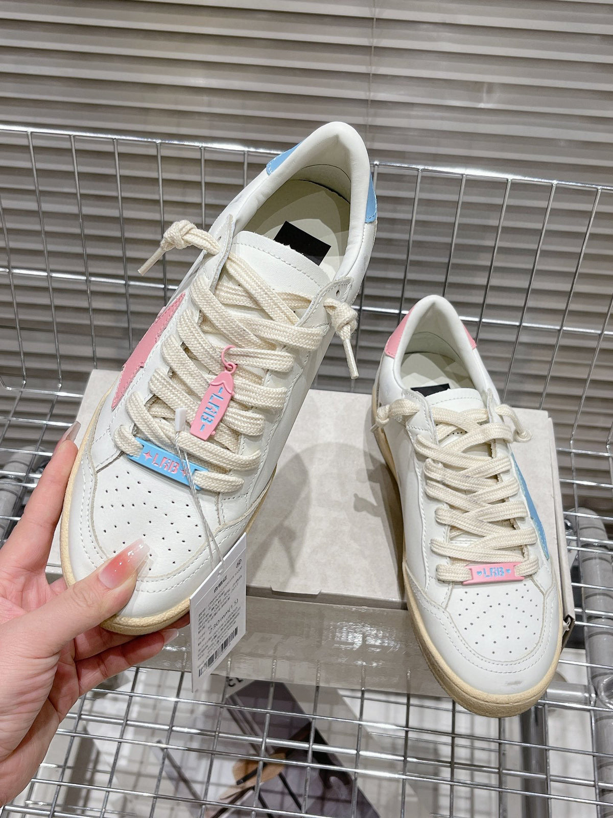 Golden Goose Deluxe G70 - prezentare produs
