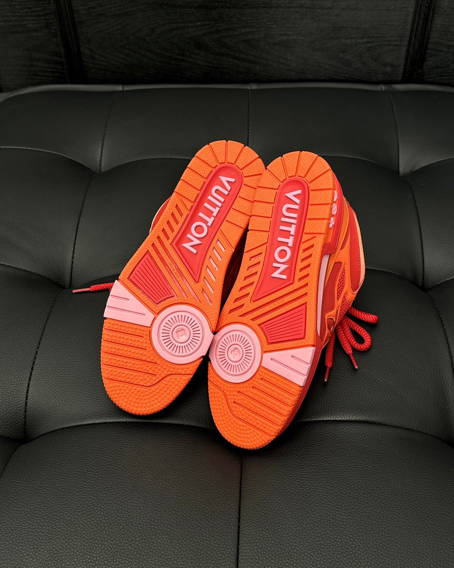 Louis Vuitton LV Skate Roșu - prezentare produs