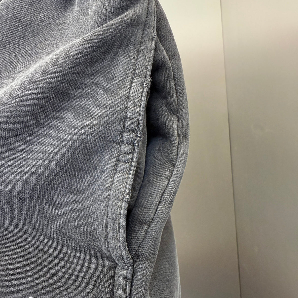 Balenciaga Short Exclusive Clothing - prezentare produs