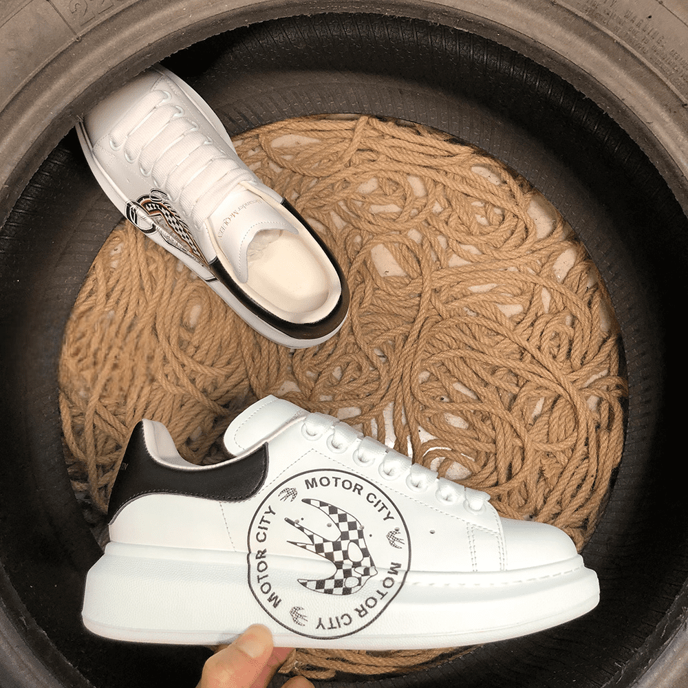 Alexander McQueen M10 - prezentare produs