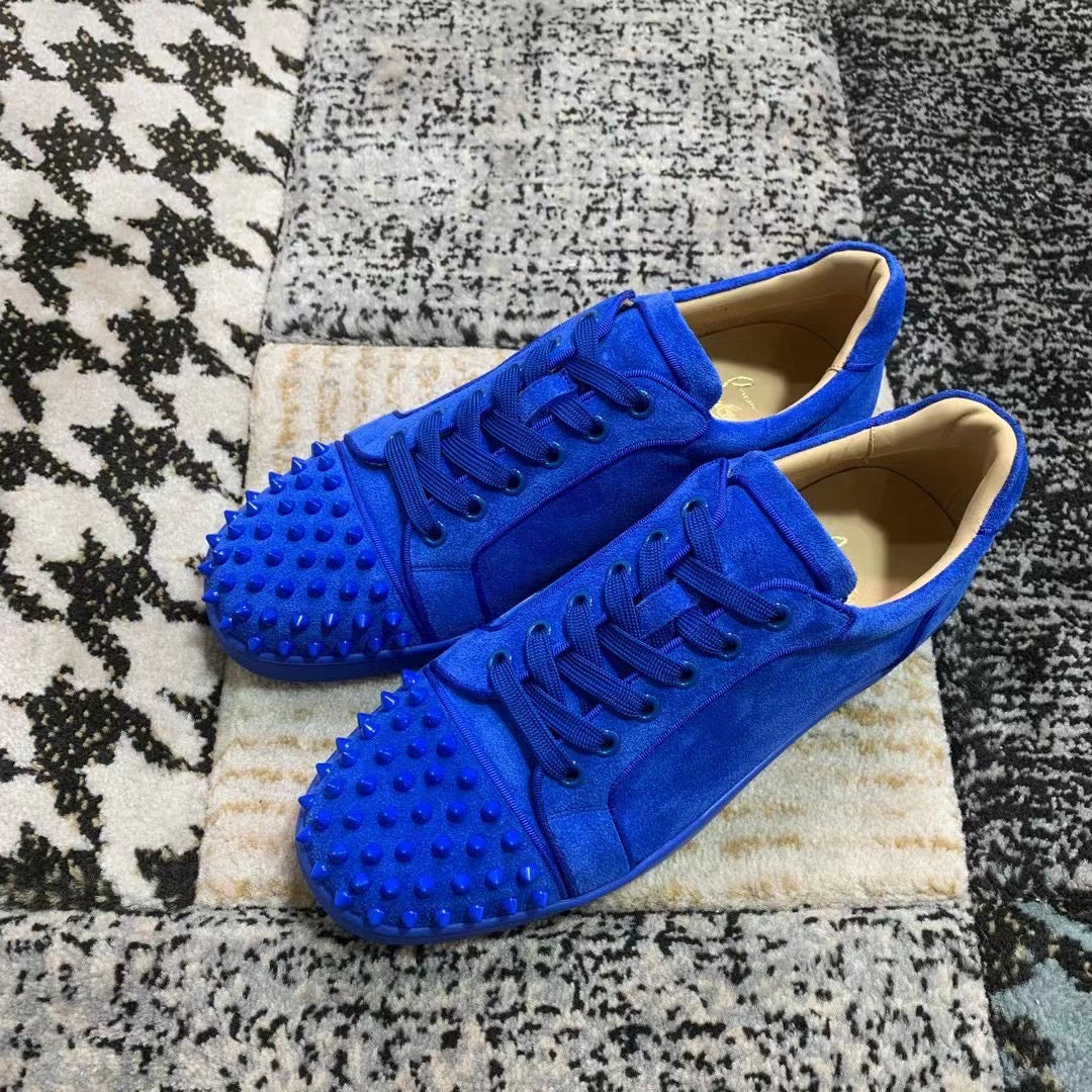 Christian Louboutin Albastru Velvet Spikes Low - prezentare produs
