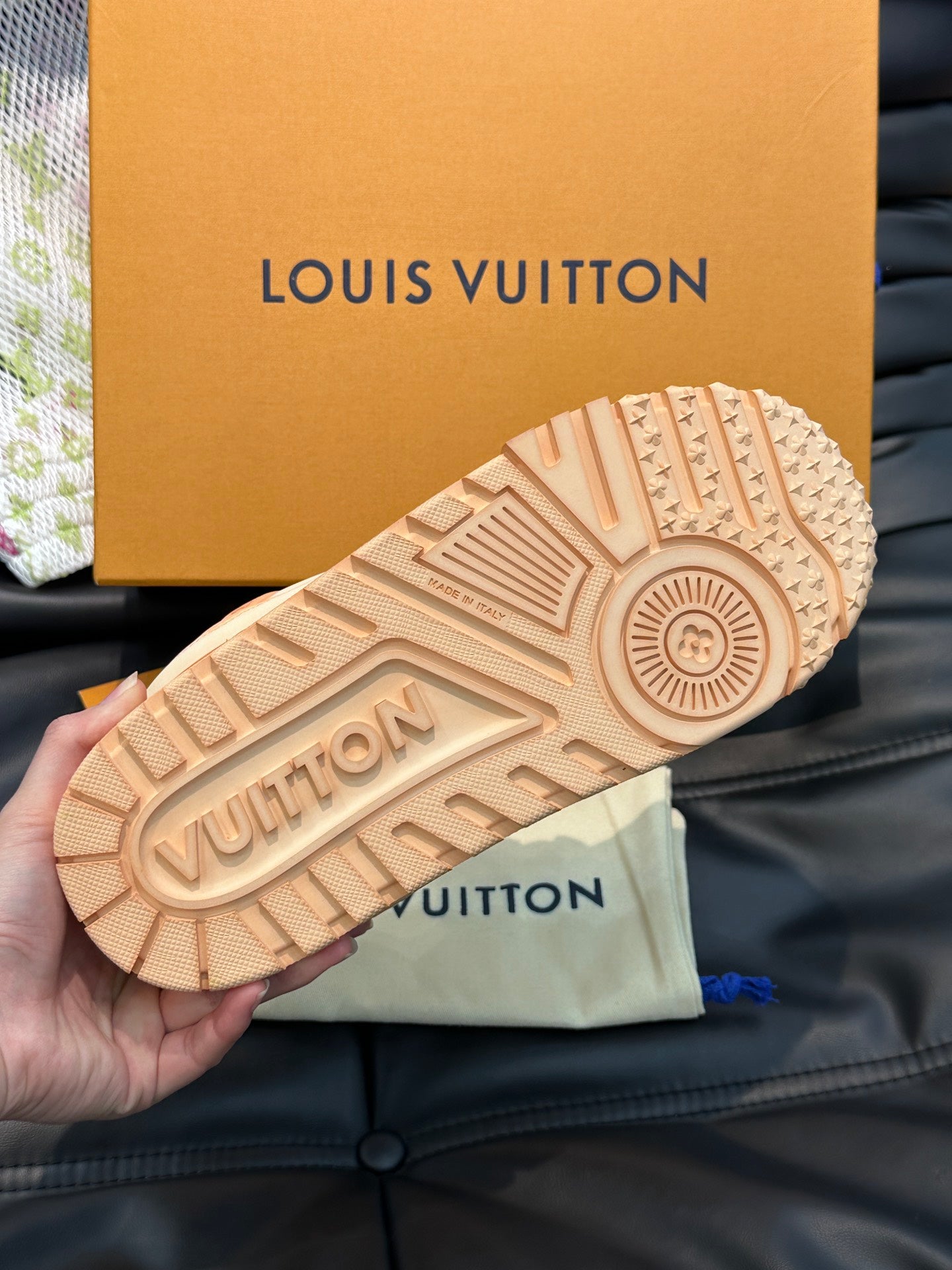 Louis Vuitton LV Trainers Maxi Washed Portocaliu - prezentare produs