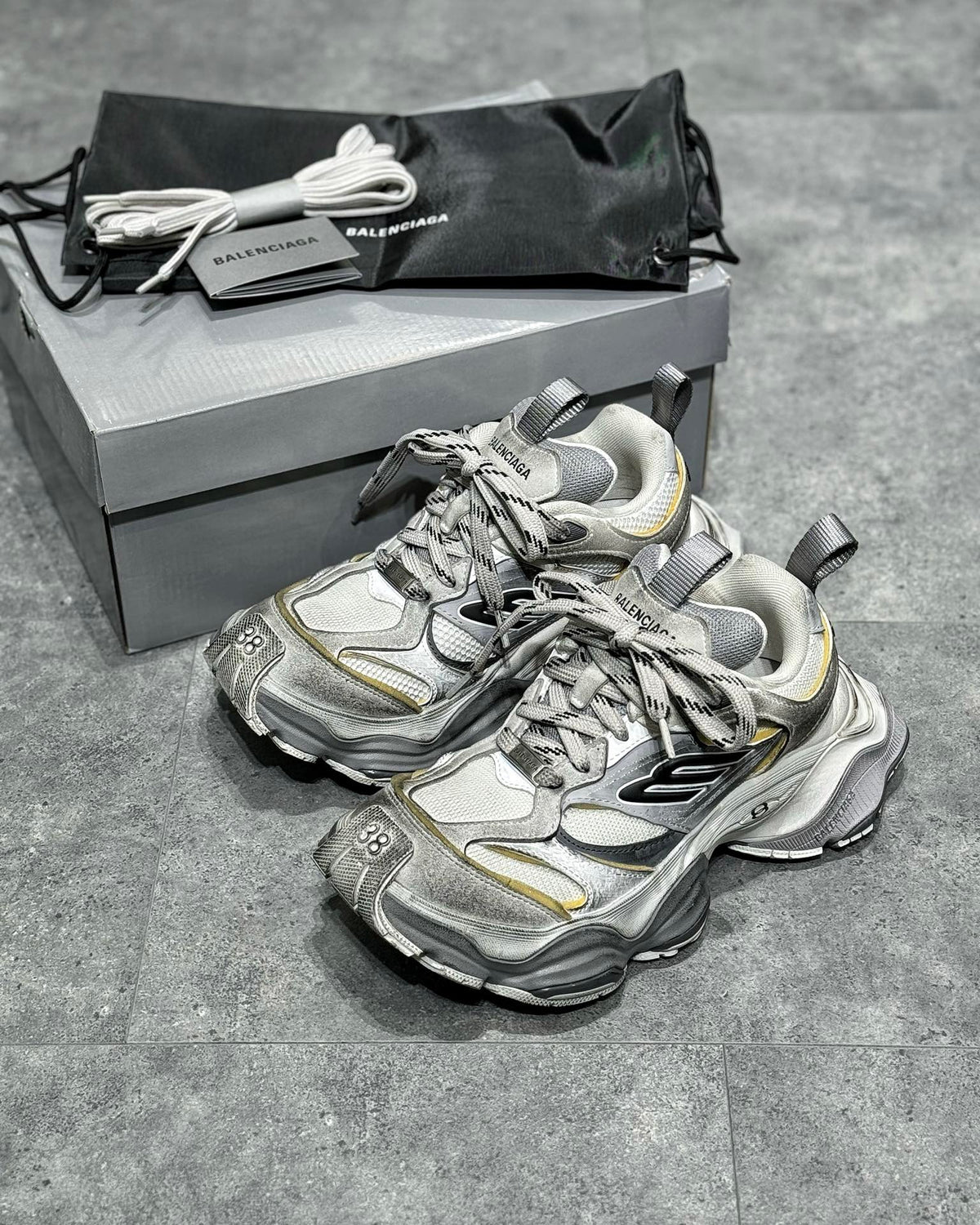 Balenciaga Cargo Gri - prezentare produs