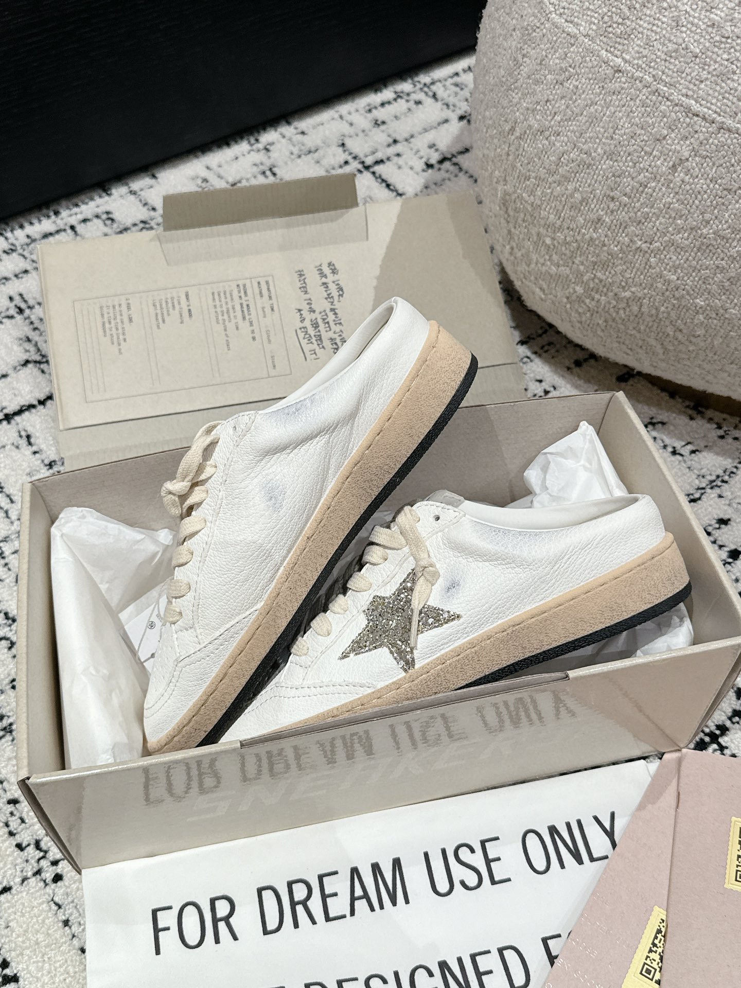 Golden Goose Deluxe G06 Pantofi sport - prezentare produs