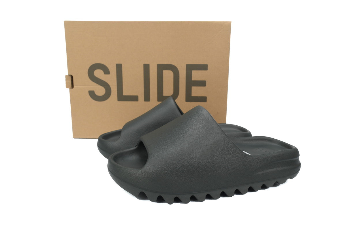 Adidas Yeezy Slapi Negru - prezentare produs