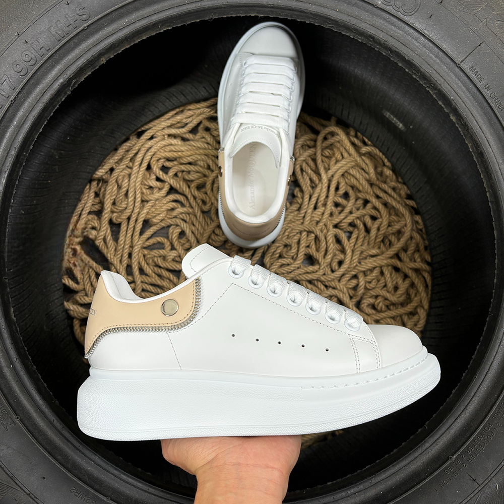 Alexander McQueen Deschis Roz - prezentare produs
