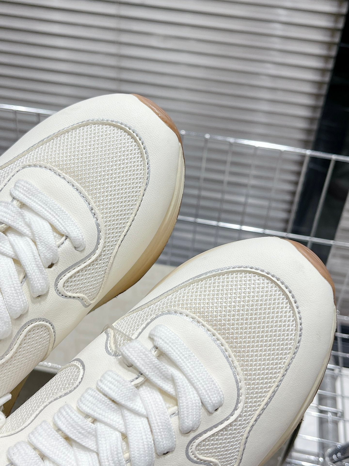 Golden Goose Deluxe G54 Pantofi sport - prezentare produs