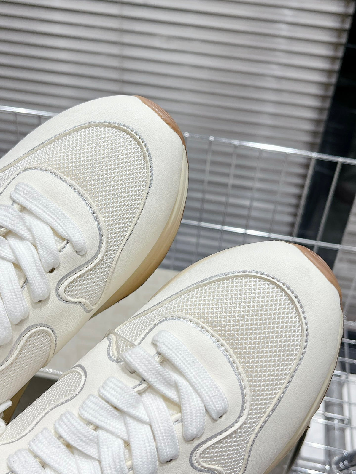 Golden Goose Deluxe G54 Pantofi sport - prezentare produs