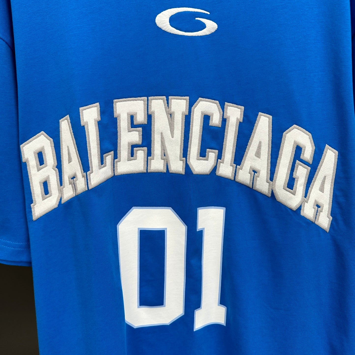 Balenciaga T Cămașă Exclusive - prezentare produs