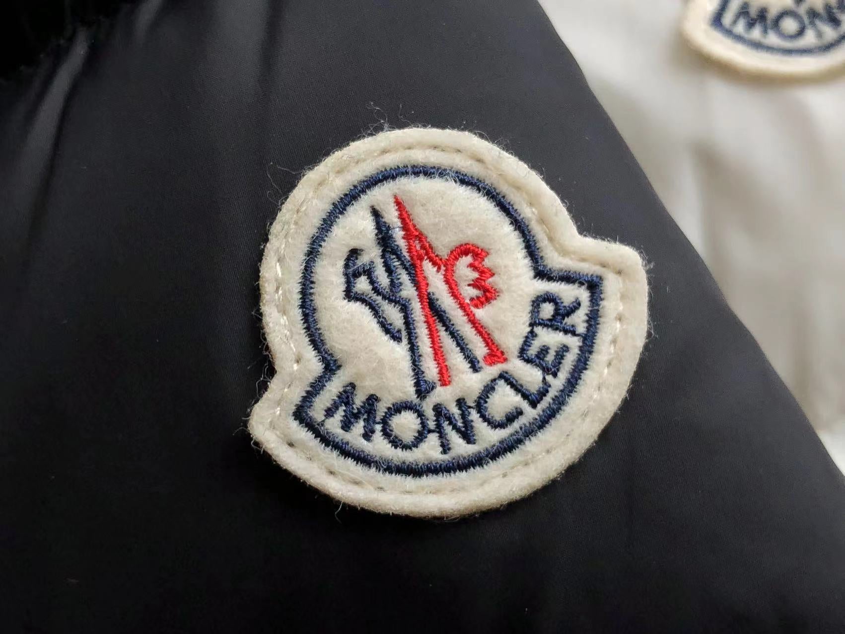 Moncler Geacă Puffer Women - prezentare produs