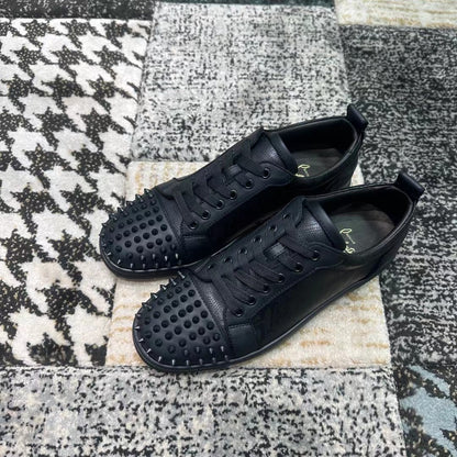 Christian Louboutin Negru Spikes Low - prezentare produs
