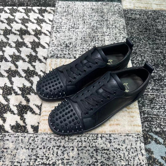 Christian Louboutin Negru Spikes Low - prezentare produs