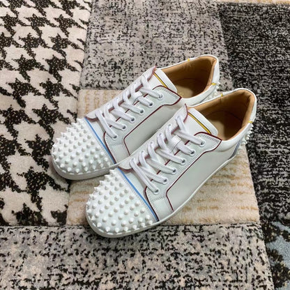 Christian Louboutin Alb Spikes Low - prezentare produs