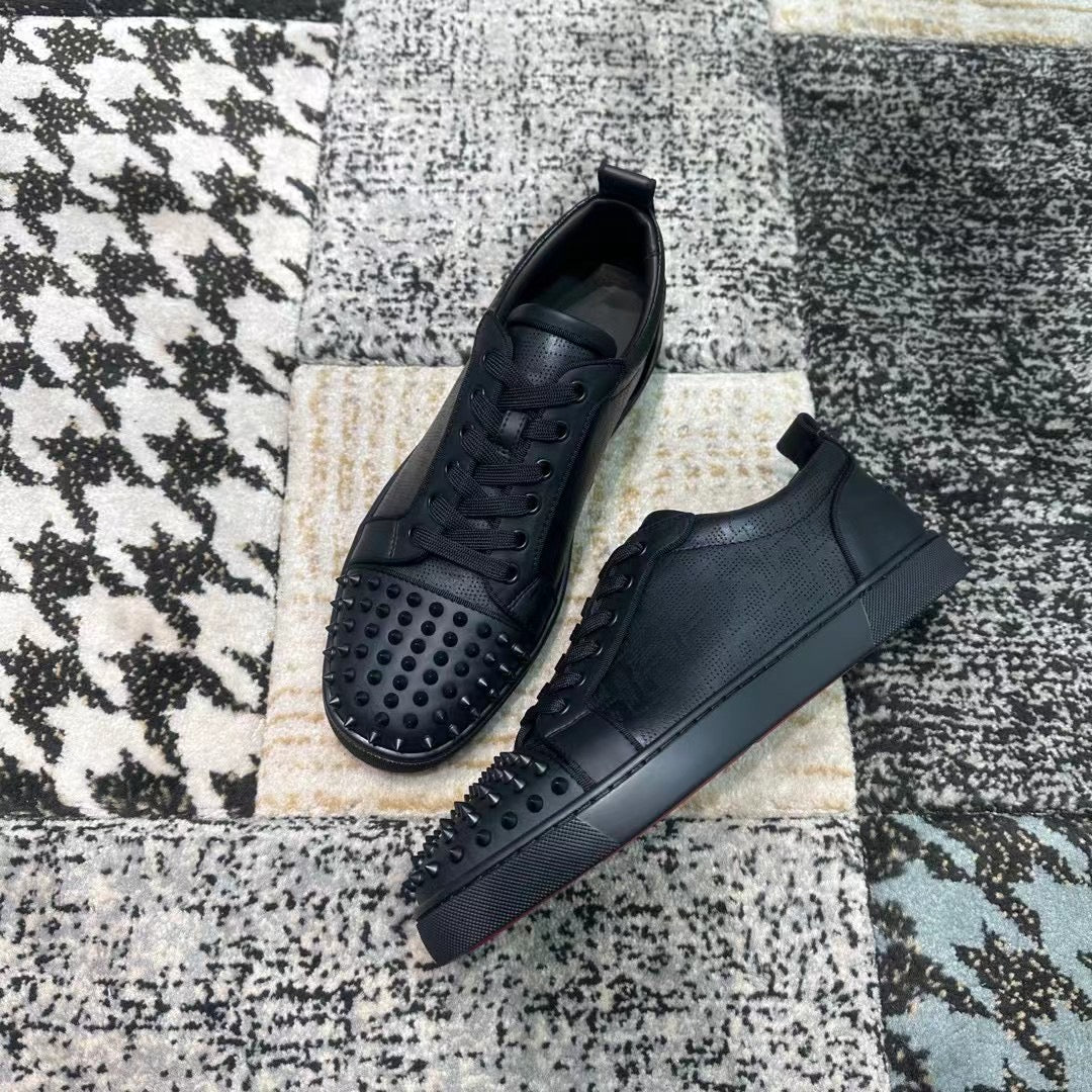 Christian Louboutin Negru Spikes Low - prezentare produs