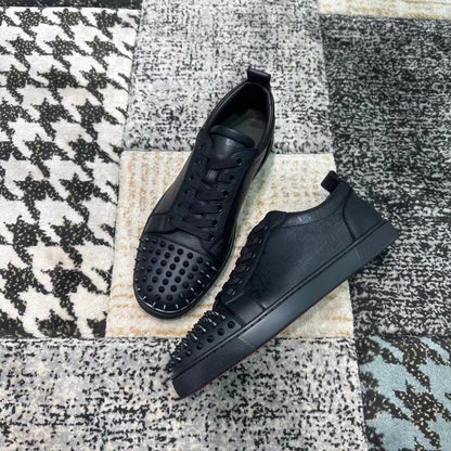 Christian Louboutin Negru Spikes Low - prezentare produs