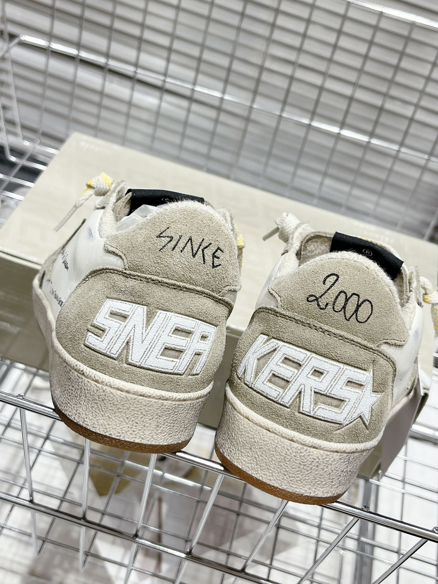 Golden Goose Deluxe G49 - prezentare produs