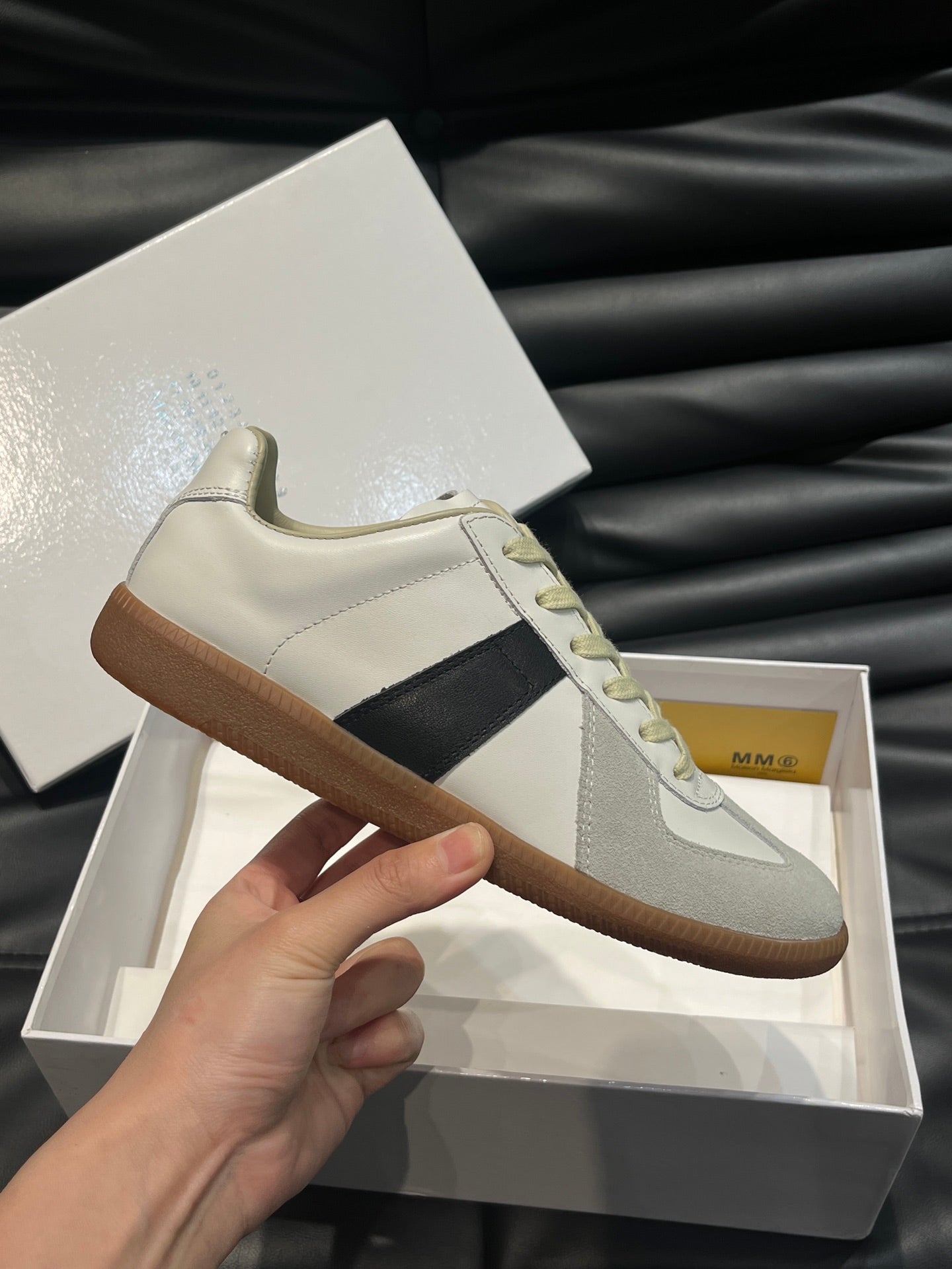 Maison Margiela Trainers Alb Negru - prezentare produs