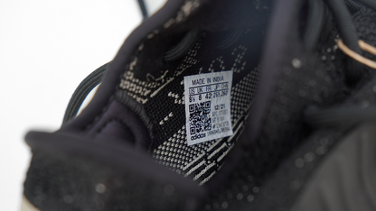 Adidas Yeezy Yeezy 350 V2 Oreo - prezentare produs