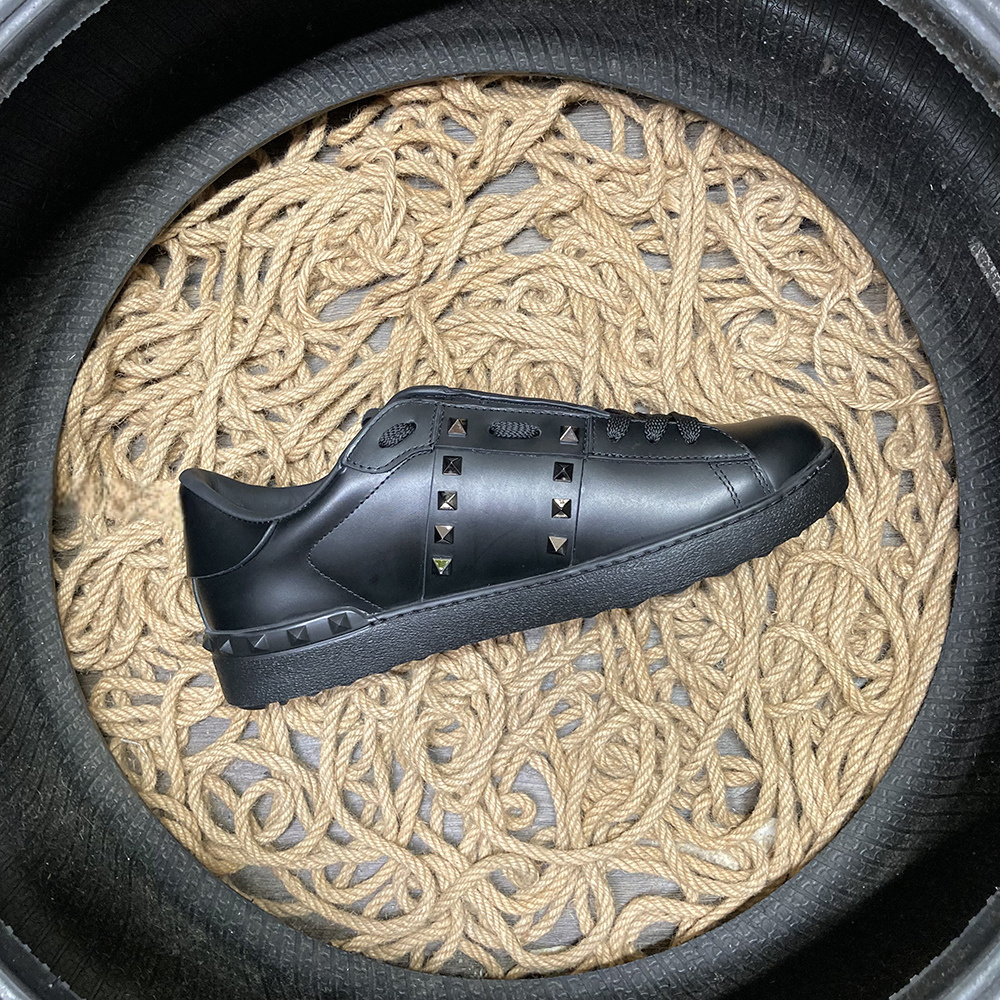 Valentino Rockstud Negru Argintiu - prezentare produs