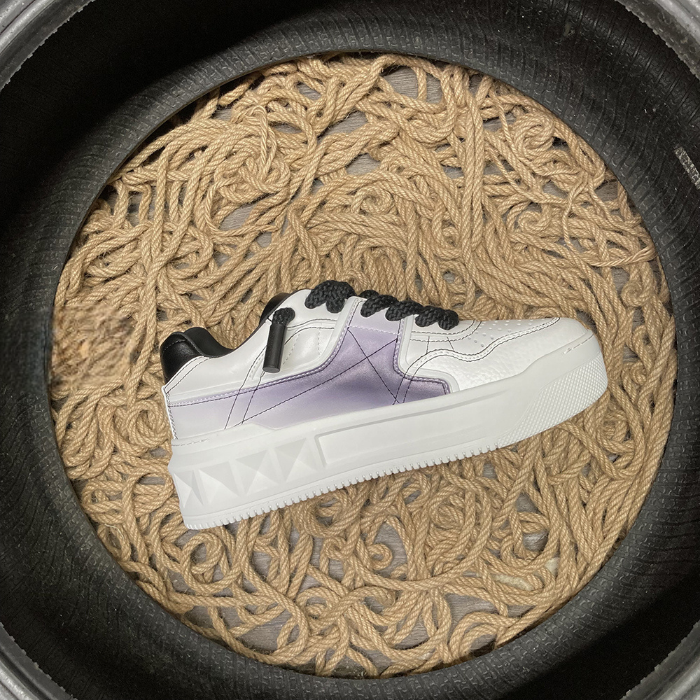 Valentino One Stud Alb Violet - prezentare produs