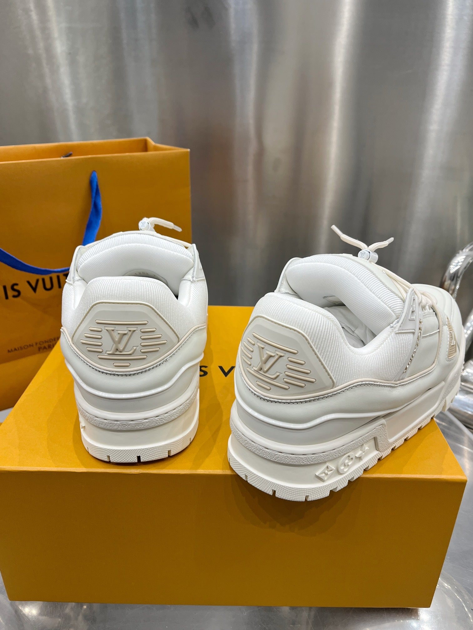 Louis Vuitton LV Trainers Maxi Alb Piele - prezentare produs