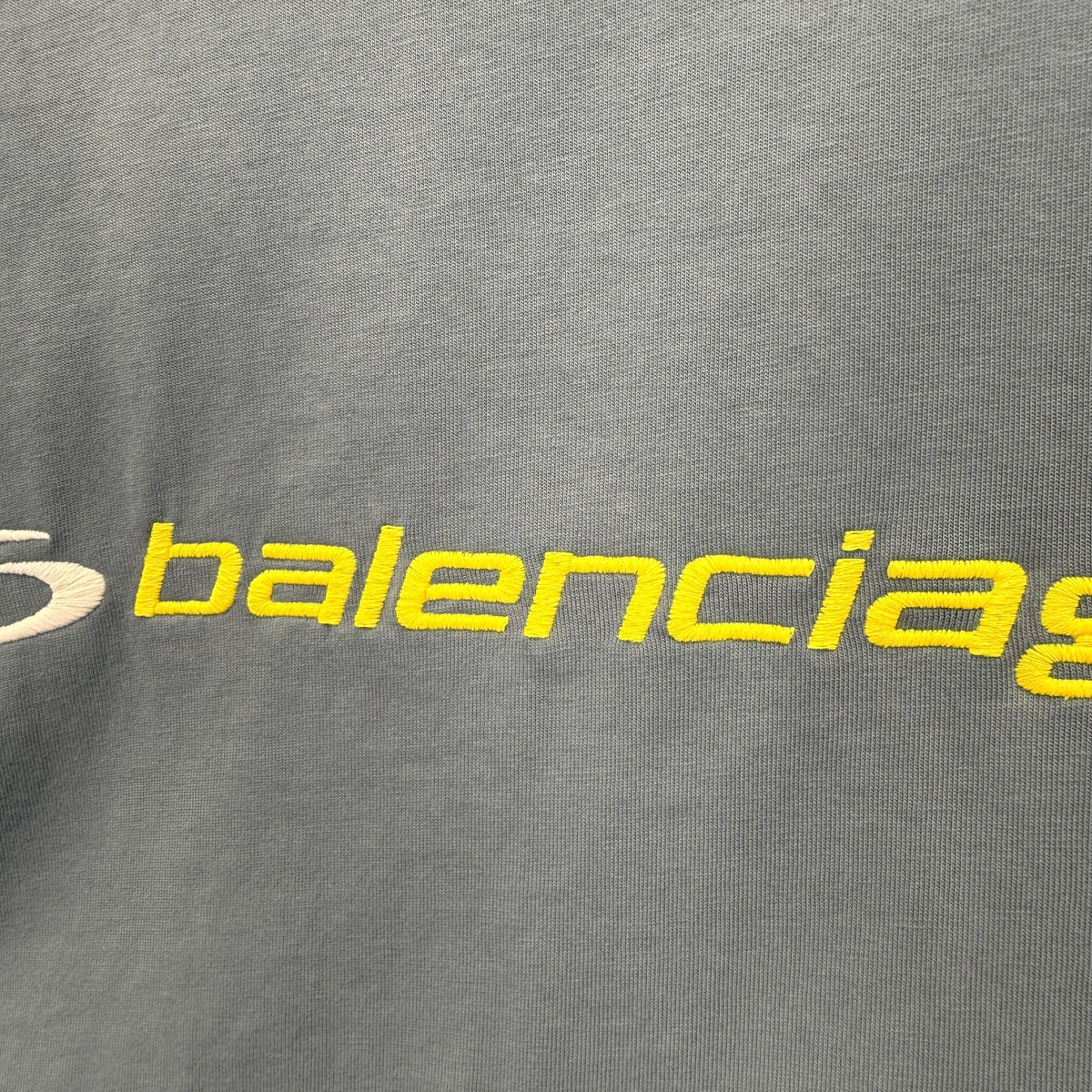 Balenciaga T Cămașă Exclusive - prezentare produs