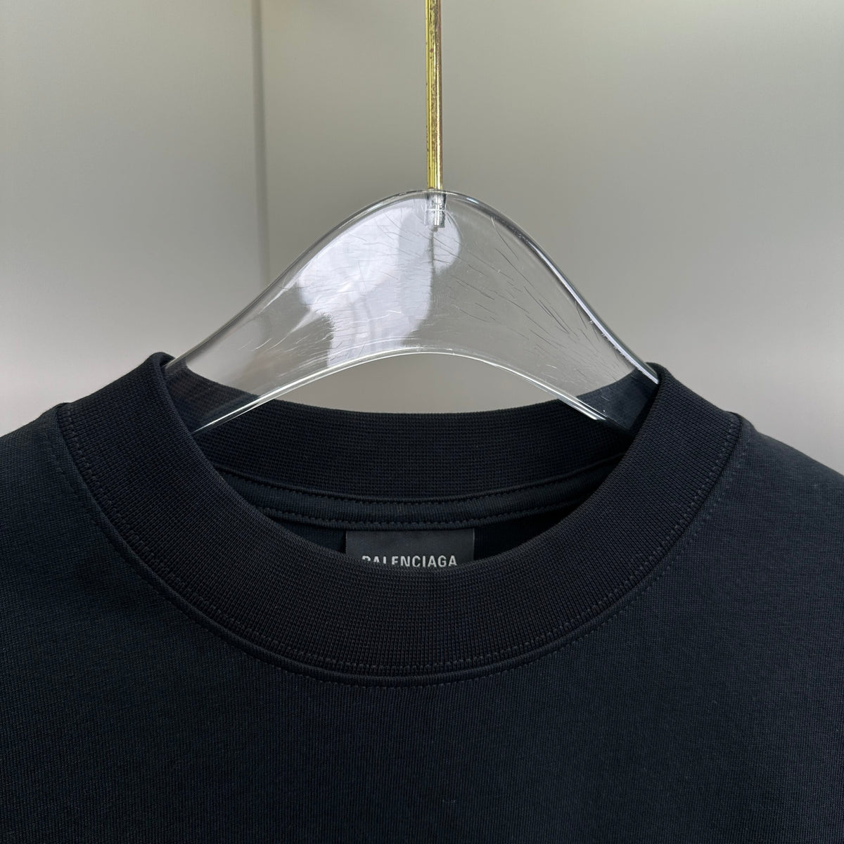 Balenciaga T Cămașă Exclusive - prezentare produs