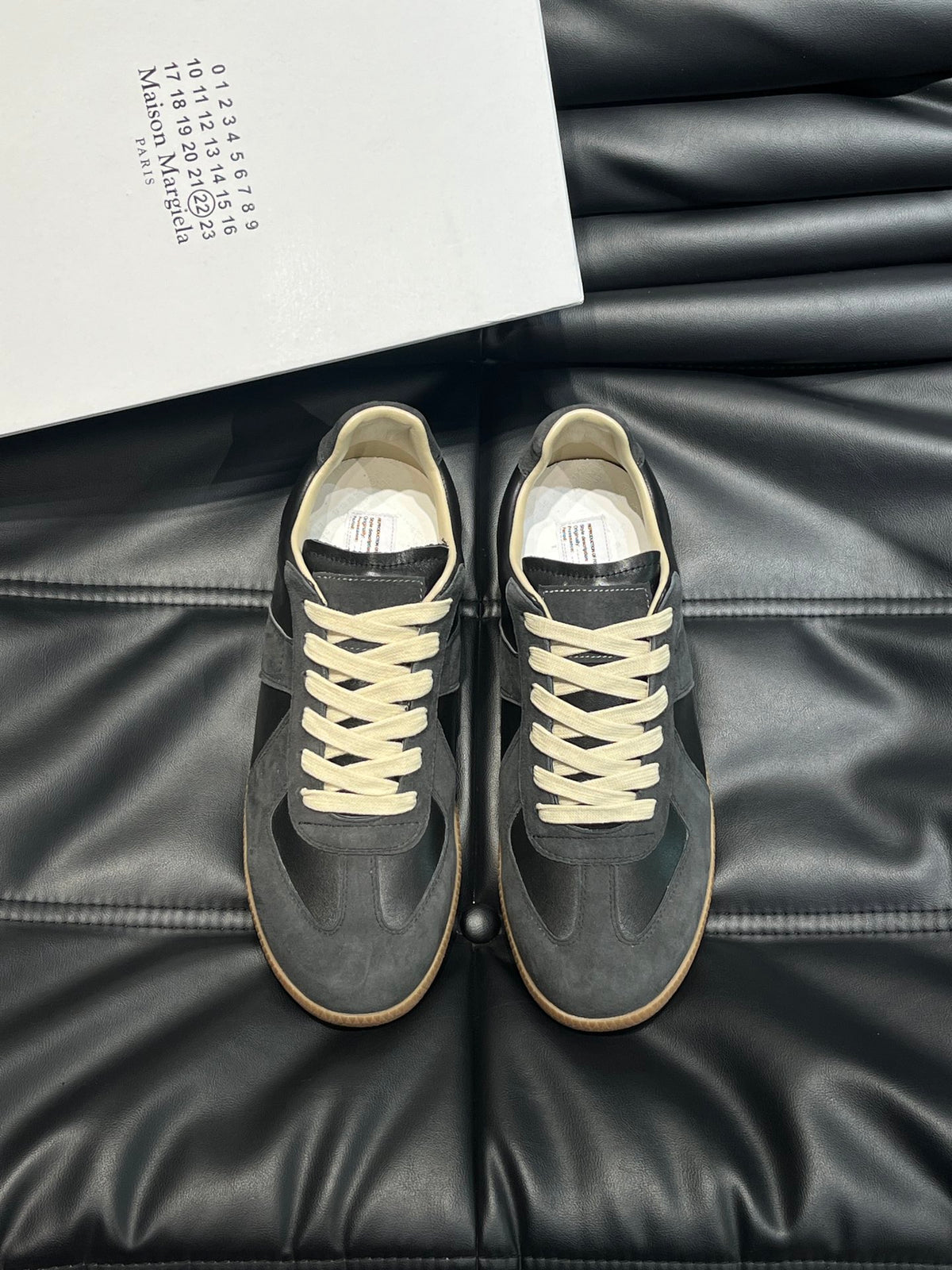 Maison Margiela Trainers Gri - prezentare produs