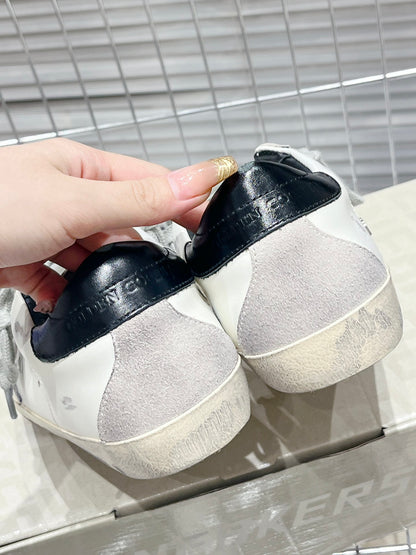 Golden Goose Deluxe G48 Pantofi sport - prezentare produs