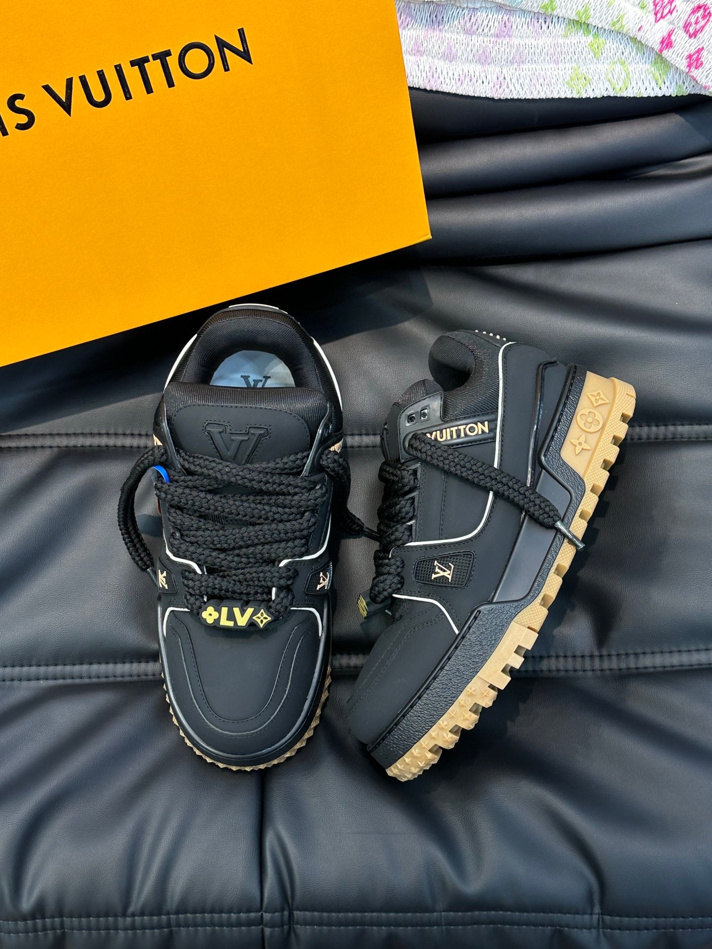 Louis Vuitton LV Trainers Maxi Negru Piele - prezentare produs