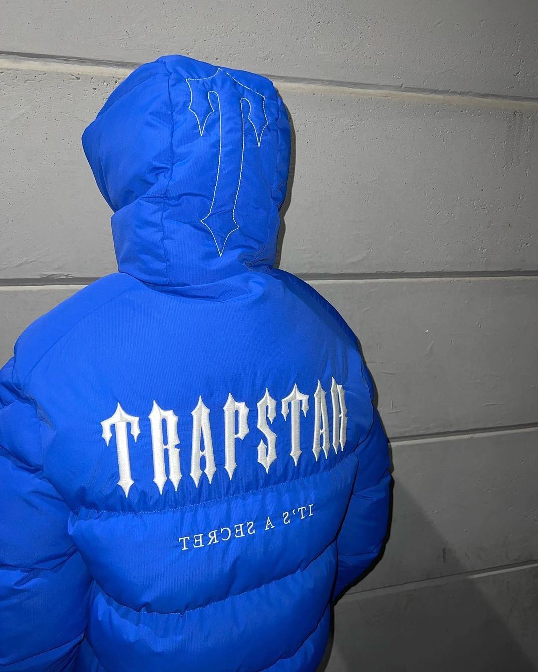Trapstar Hooded Puffer Dazzling Albastru - prezentare produs