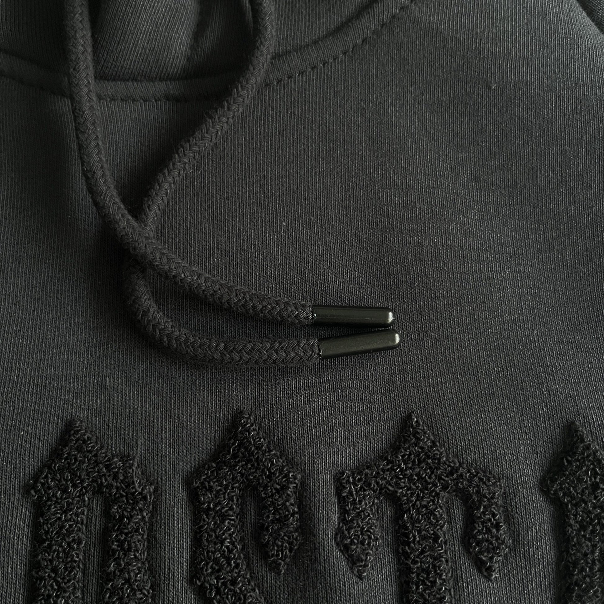 Trapstar Trening Chenille Negru Out - prezentare produs