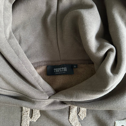 Trapstar Irongate Arch Chenille Maro Clothing - prezentare produs
