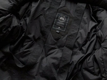 Canada Goose Down Geacă Mountain Geacă - prezentare produs