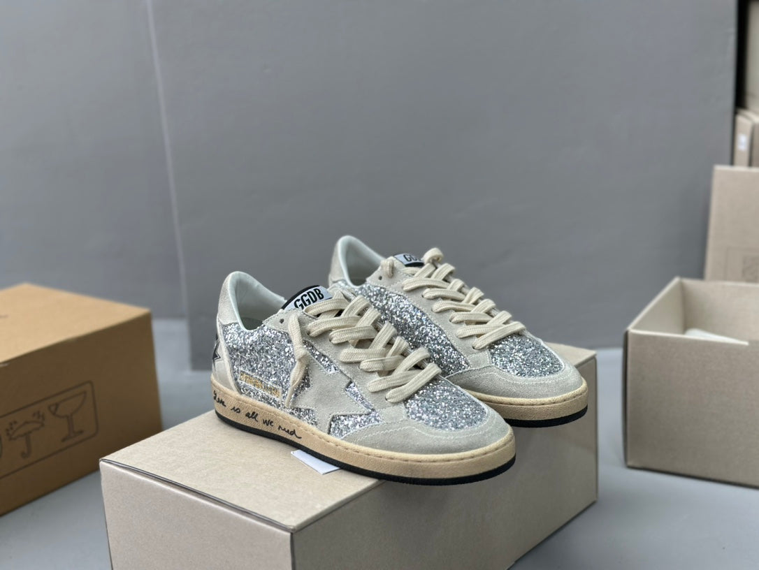 Golden Goose Deluxe G42 - prezentare produs