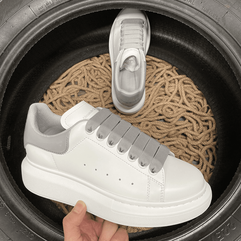 Alexander McQueen Gri - prezentare produs