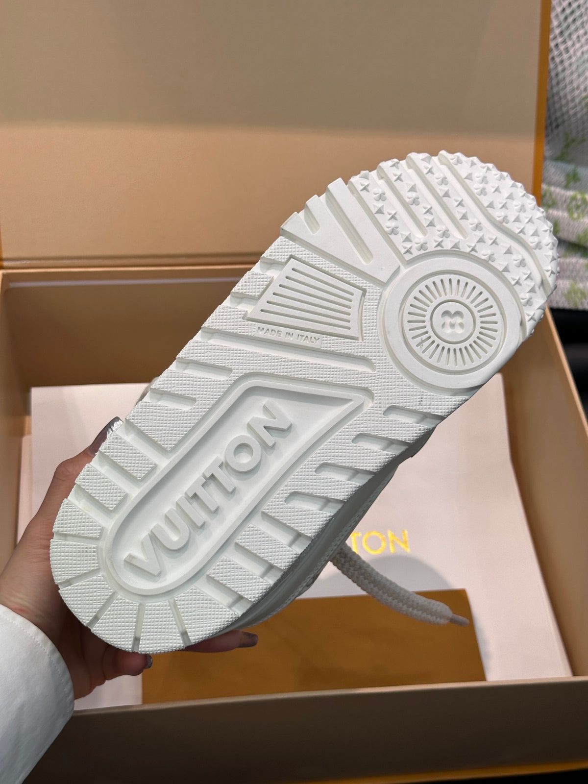 Louis Vuitton LV Trainers Maxi Alb - prezentare produs