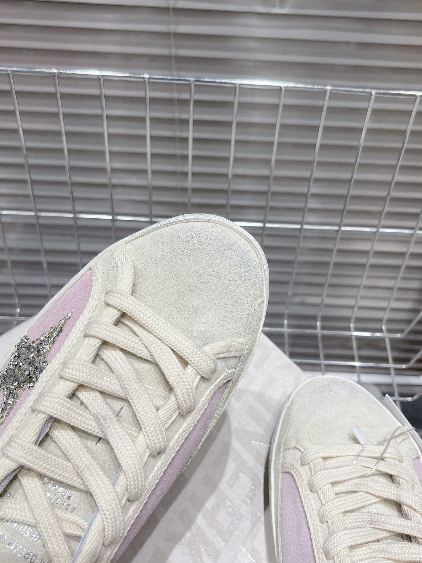Golden Goose Deluxe G64 Pantofi sport - prezentare produs