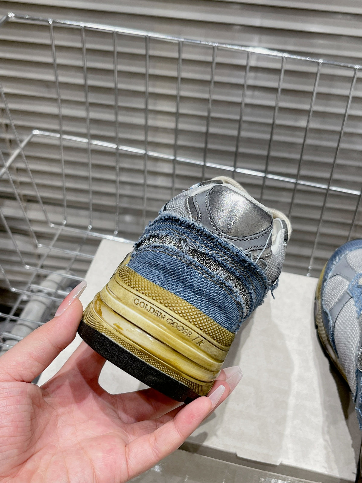 Golden Goose Deluxe G66 Pantofi sport - prezentare produs