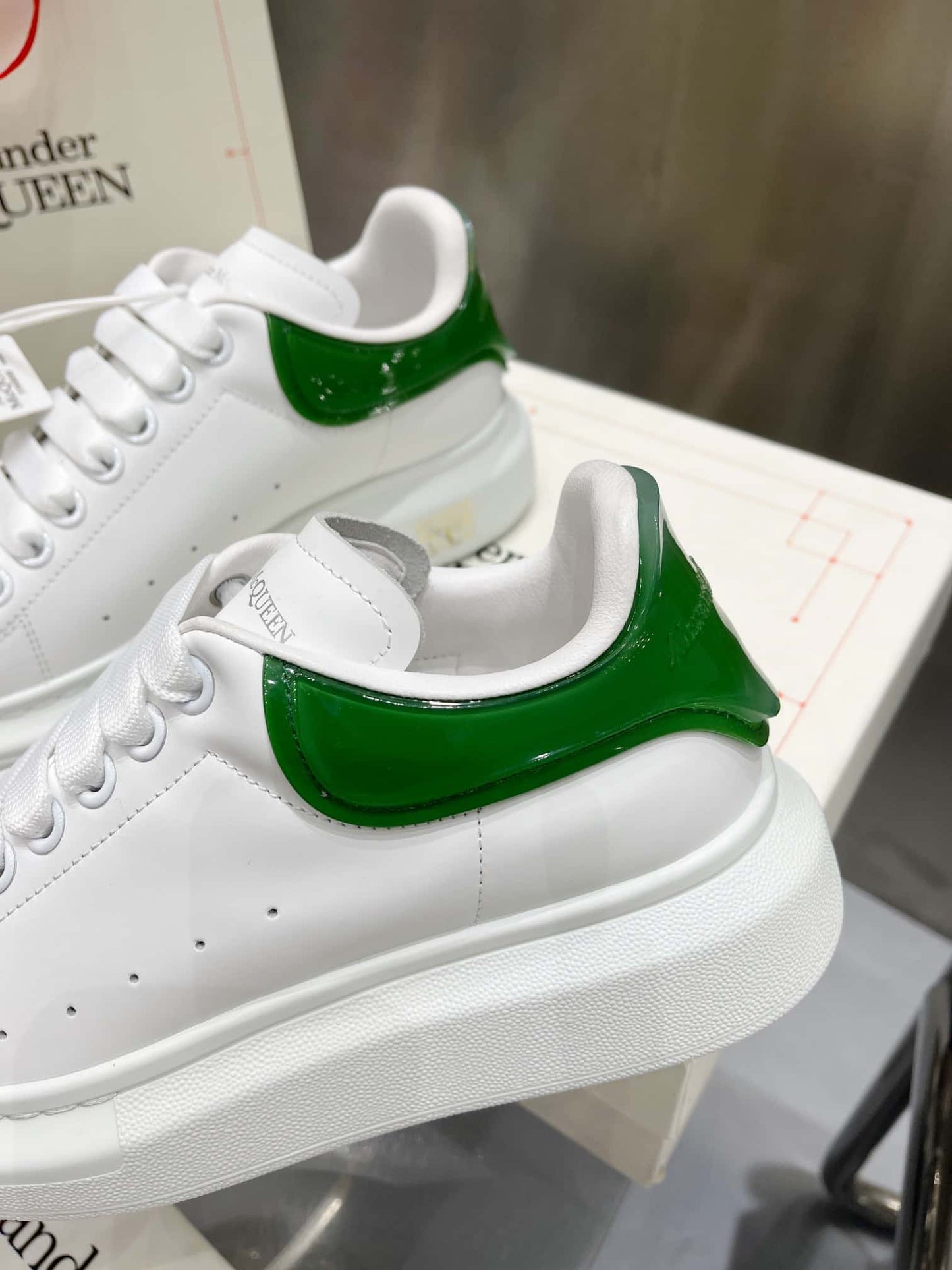 Alexander McQueen Verde Rubber Pantofi sport - prezentare produs