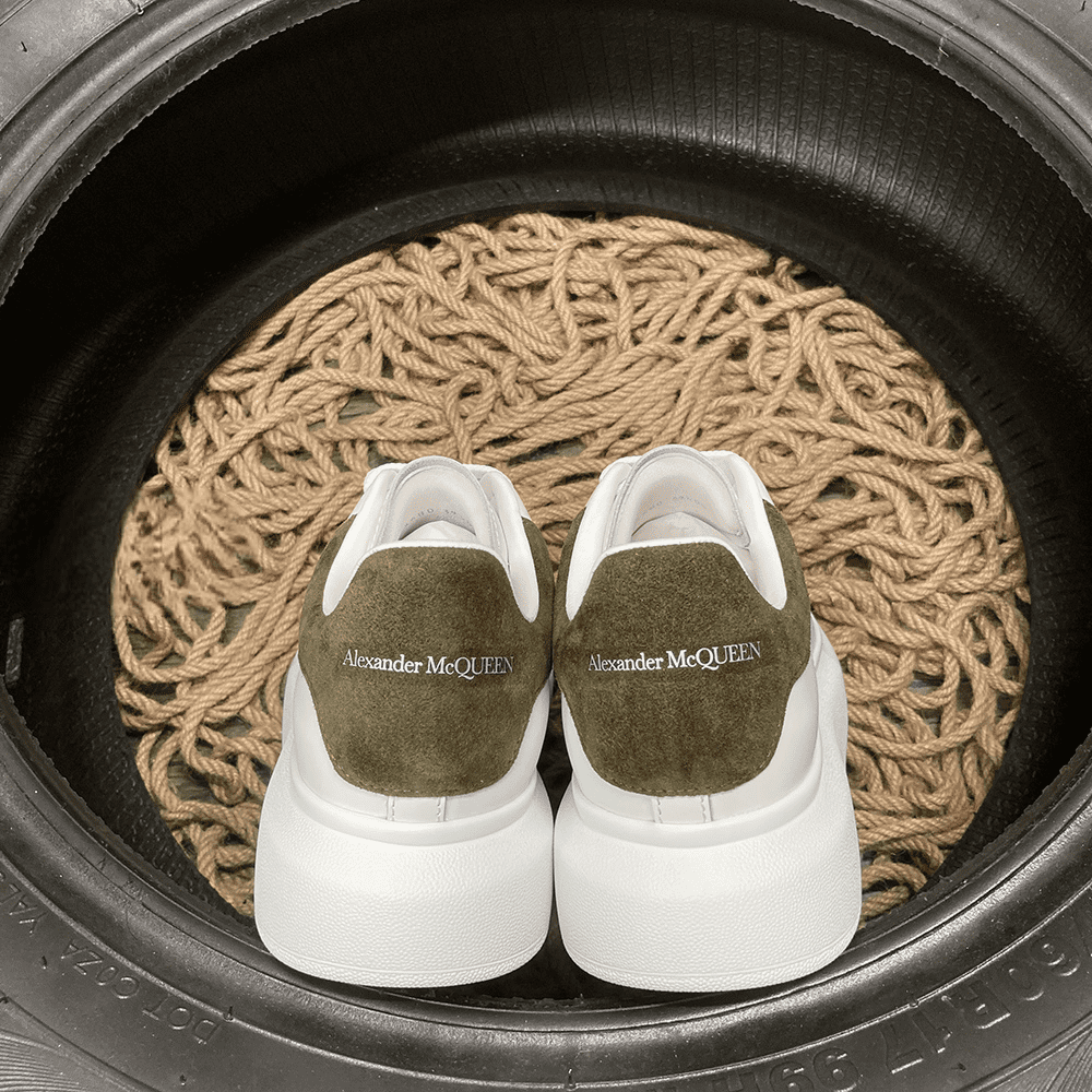 Alexander McQueen Alb Maro - prezentare produs