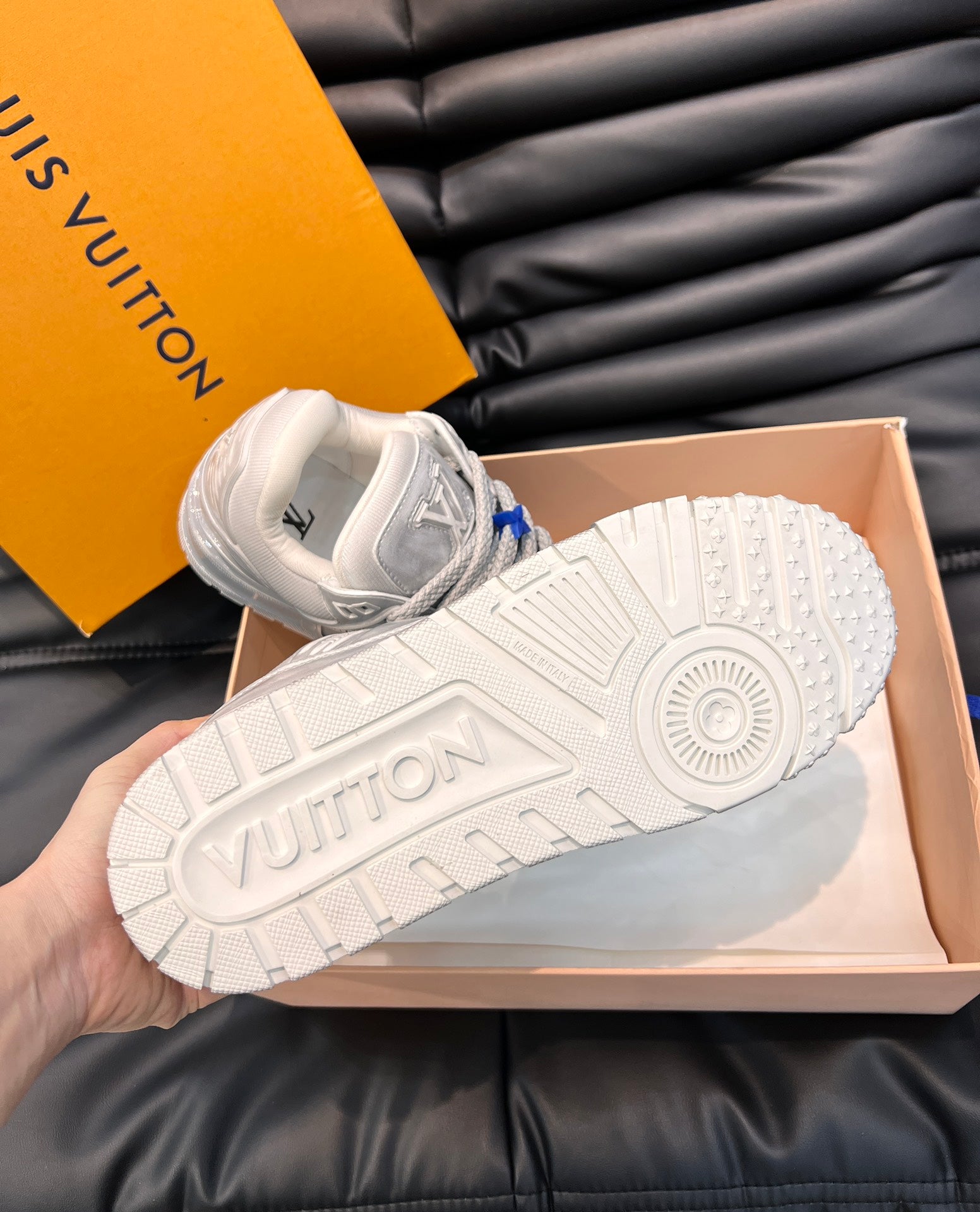Louis Vuitton LV Trainers Maxi Gri - prezentare produs