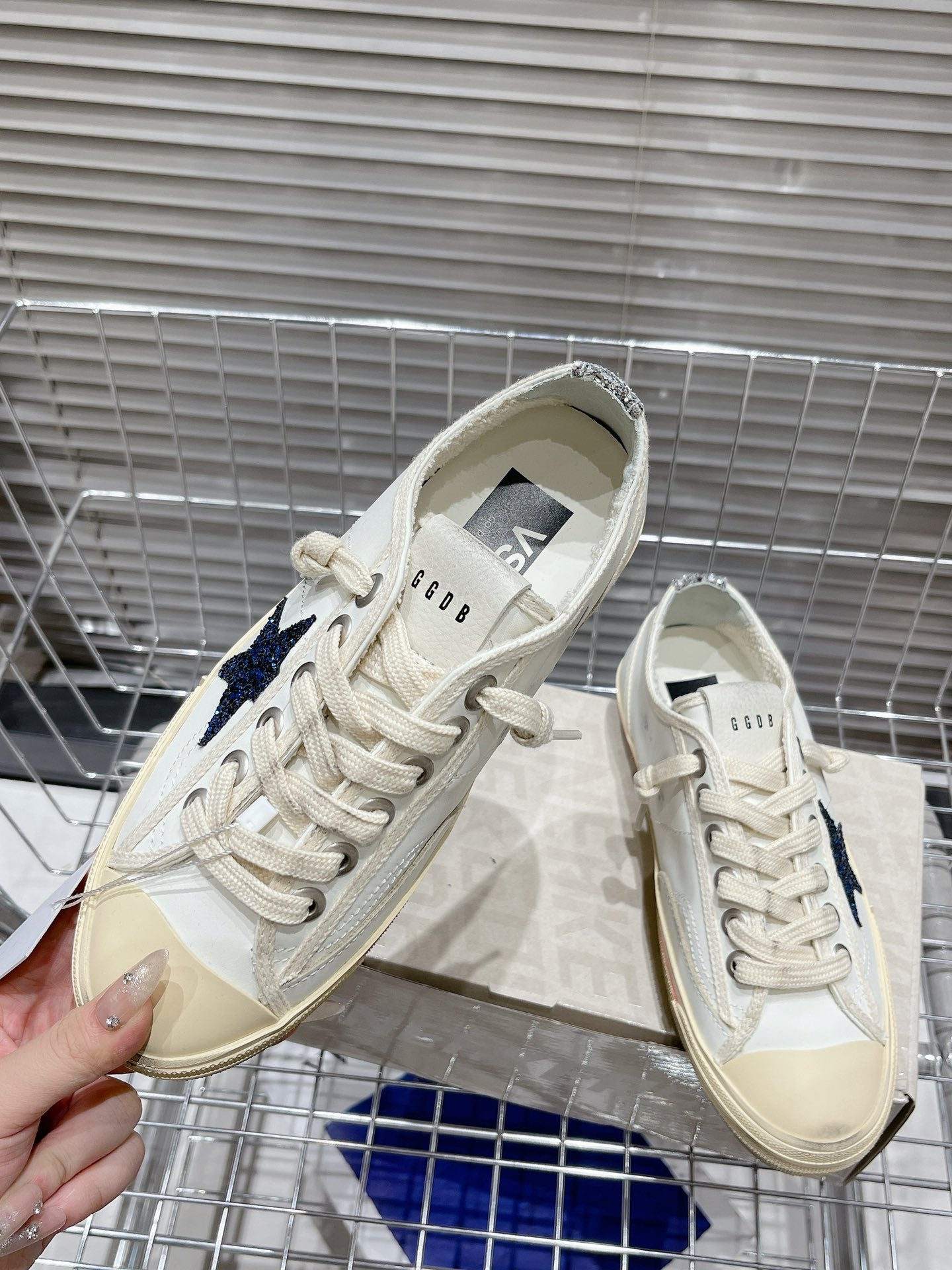 Golden Goose Deluxe G62 Pantofi sport - prezentare produs
