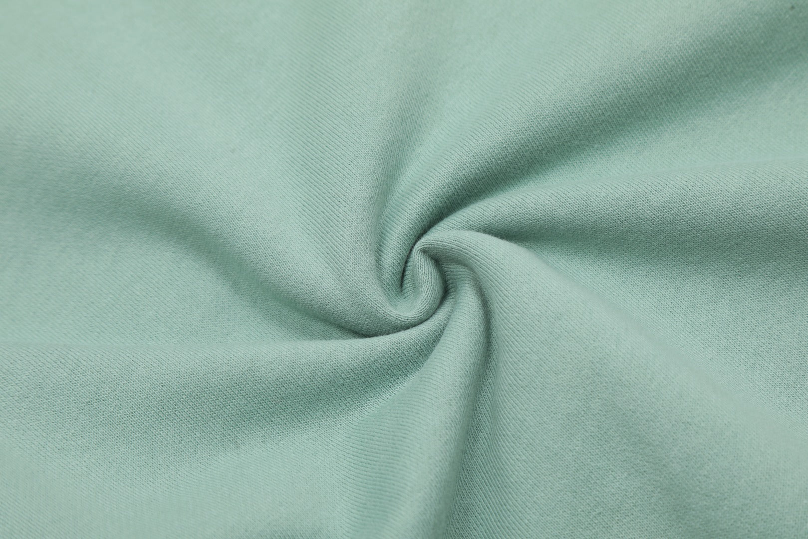 Ami Paris Pulover Light Verde - prezentare produs