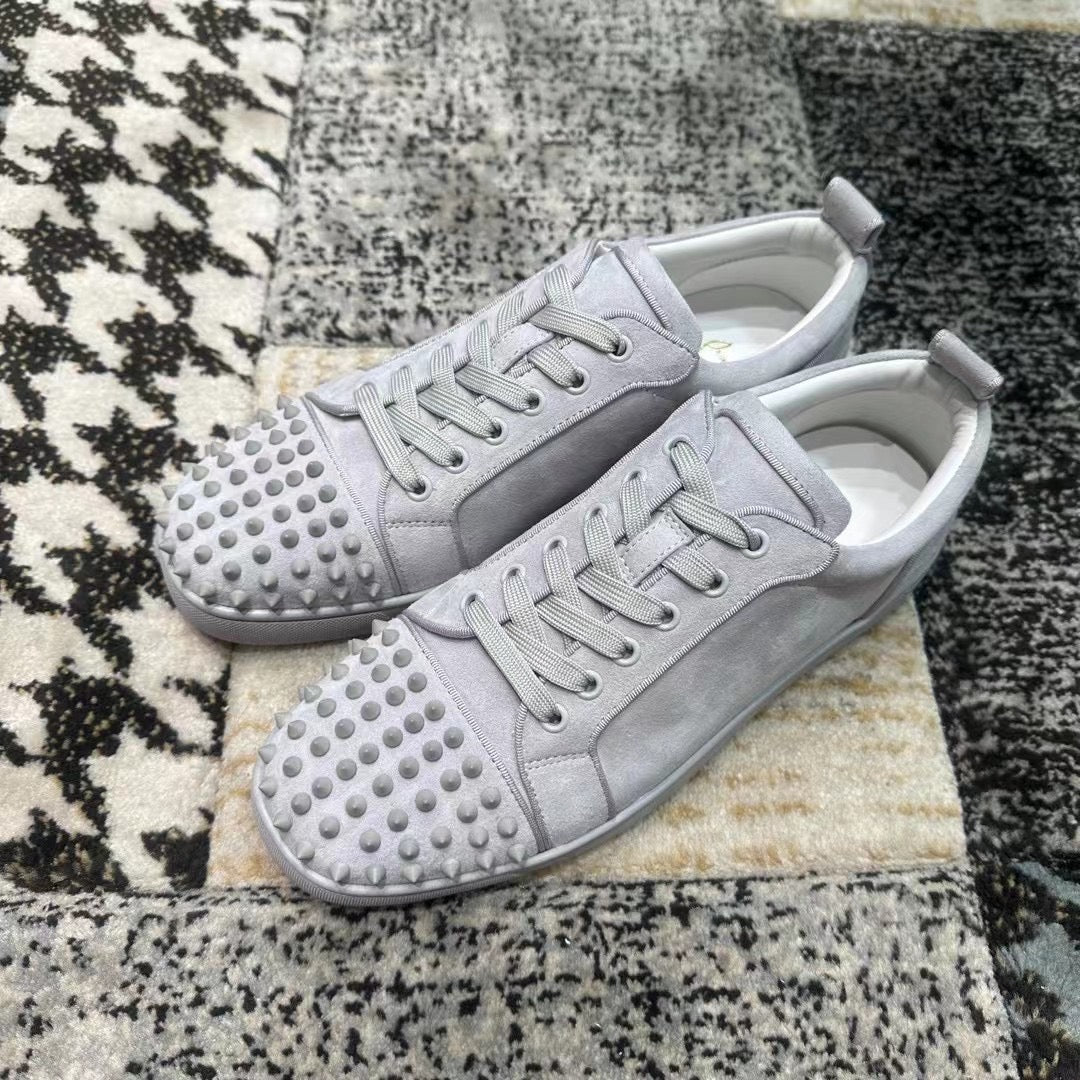 Christian Louboutin Gri Velvet Spikes Low - prezentare produs